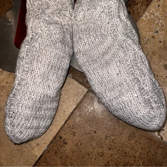 Cozy Gray/Cream Lined Slip On House/Lounge Slippers/Socks - Grip on Sole - Picture 8 of 11